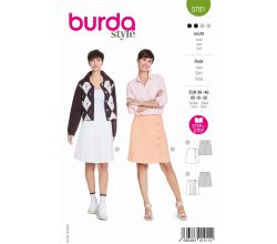 Strih Burda 5781 - Sukne so skladmi, klasická tenisová sukňa, sukne s gombíkmi