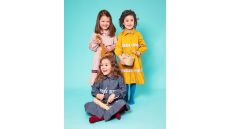 Strih Burda 9217 - Dievčenské šaty s XXL lemom, volánikmi a dlhými rukávmi