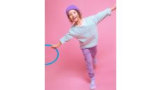 Strih Burda 9223 - Detské tričko s krátkym rukávom s volánikmi a pruhovaná mikina