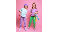 Strih Burda 9223 - Detské tričko s krátkym rukávom s volánikmi a pruhovaná mikina