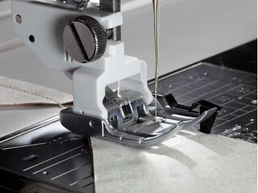 Priemyselné horné podávanie od Janome - AcuFeed Flex™