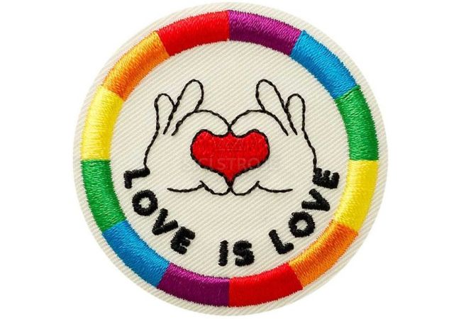 Nažehlovačka Love is Love 5,2 x 5,2 cm Monoquick