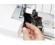 Overlock Singer SE017 - rozbalené