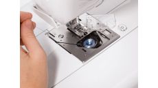 Šijací a vyšívací stroj Singer Futura XL-580